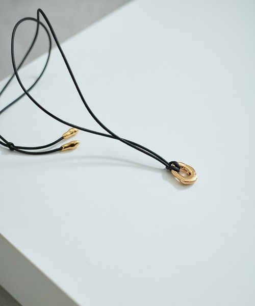 ADAM ET ROPE'（アダムエロペ）の「モチーフチョーカーネックレス（ネックレス・レディース・シルバー/ゴールド・FREE）」の2枚目の写真