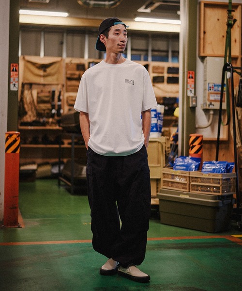 GORDON MILLER(ゴードンミラー)の「GORDON MILLER VIBTEX ロゴ Tシャツ(Tシャツ/カットソー・メンズ・ホワイト/ブラック・2/1/3)」の8枚目の写真