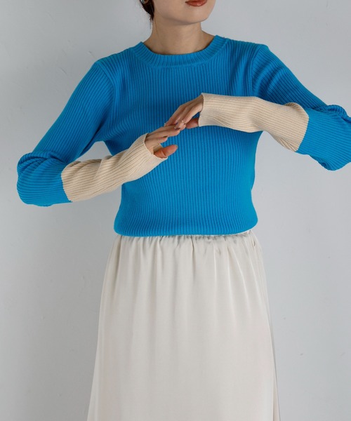 r.（アールドット）の「リブニット　バイカラースリーブプルオーバー（ニット/セーター・レディース・ターコイズブルー/グレー/カーキ/ブラック/ベージュ・FREE）」の5枚目の写真