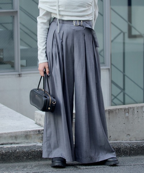 RAY CASSIN（レイカズン）の「ベルト付きワイドタックスラックスパンツ（その他パンツ・レディース・グレー系その他2/ベージュ/ブラック・FREE）」の3枚目の写真