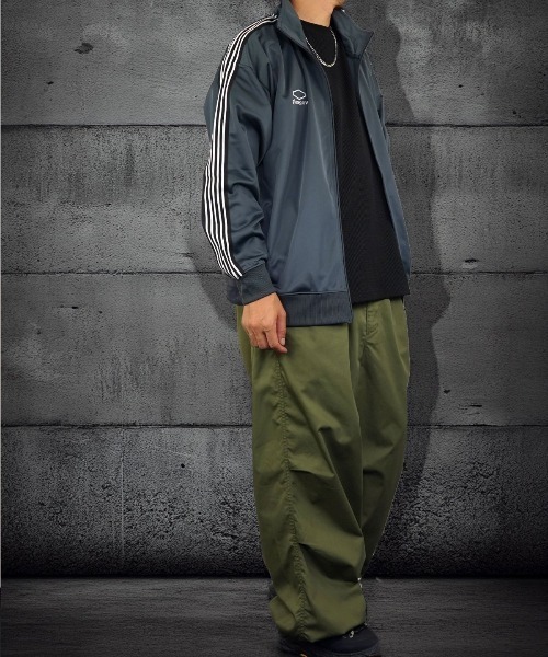 Burner（バーナー）の「【GROOVY STORE】SETUP対応　サイドラインオーバーサイズトラックジャケット（ジャージ・メンズ・グリーン/チャコールグレー/アイボリー/ブラック・M/L/LL）」の3枚目の写真