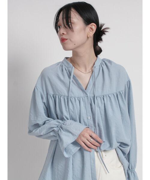 sm2rhythm（サマンサモスモスリズム）の「キャンディースリーブギャザーブラウス（シャツ/ブラウス・レディース・オフホワイト/サックスブルー/ブラック・F）」の3枚目の写真