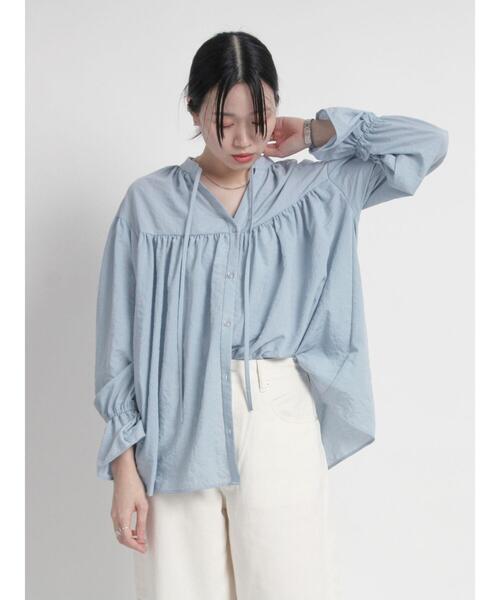 sm2rhythm（サマンサモスモスリズム）の「キャンディースリーブギャザーブラウス（シャツ/ブラウス・レディース・オフホワイト/サックスブルー/ブラック・F）」の4枚目の写真