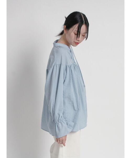 sm2rhythm（サマンサモスモスリズム）の「キャンディースリーブギャザーブラウス（シャツ/ブラウス・レディース・オフホワイト/サックスブルー/ブラック・F）」の5枚目の写真