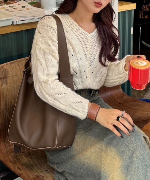 efill（エフィル）の「スクエア ショルダーバッグ（ショルダーバッグ・レディース・モカ・FREE）」の2枚目の写真