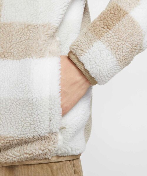 NIKE(ナイキ)の「ナイキ クラブ メンズ ウィンタライズド ハーフジップ / Nike Club Men's Winterized Half-Zip FZ0898-247 Khaki(その他トップス・メンズ・カーキ・S/M/L/2XL/XL)」の4枚目の写真