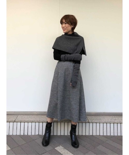 K.T KIYOKO TAKASE(キヨコタカセ)の「リブニット ケープ(ストール/ショール・レディース・ダークグレー/ベージュ・FREE)」の9枚目の写真