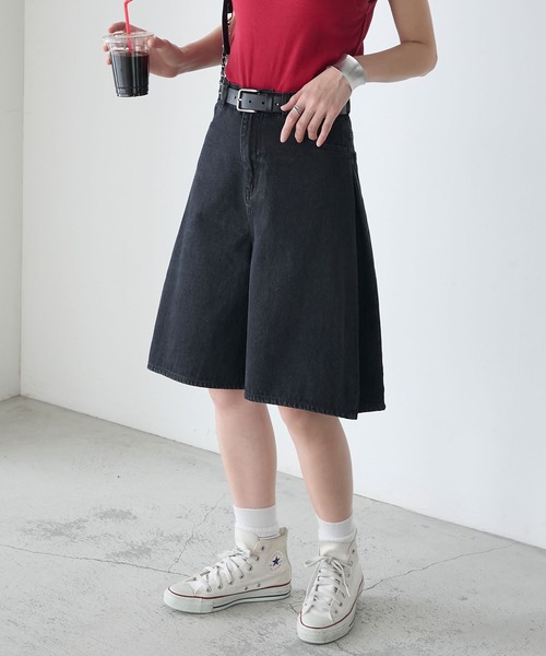 BONLECILL(ボンルシール)の「サイドタックデニムキュロットハーフパンツ(デニムパンツ・レディース・ネイビー/ブラック・M/L)」の3枚目の写真