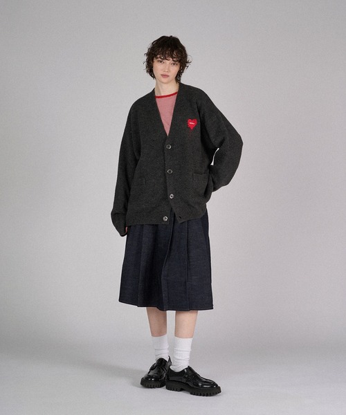 ONCILY（オンシェリー）の「MELTY HEART LOGO KNIT CARDIGAN  /  メルティーハートロゴニットカーディガン（カーディガン/ボレロ・メンズ・ネイビー/グレー/チャコールグレー/ブラック/グリーン/アイボリー/ブルー・SMALL/MEDIUM/LARGE）」の22枚目の写真