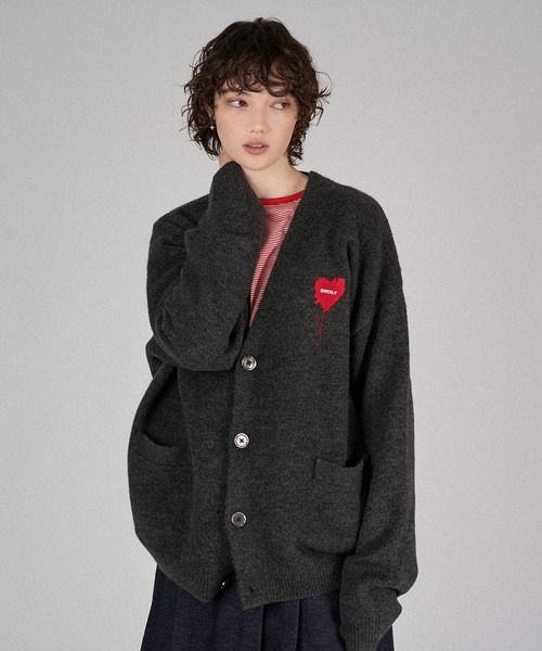 ONCILY（オンシェリー）の「MELTY HEART LOGO KNIT CARDIGAN  /  メルティーハートロゴニットカーディガン（カーディガン/ボレロ・メンズ・ネイビー/グレー/チャコールグレー/ブラック/グリーン/アイボリー/ブルー・SMALL/MEDIUM/LARGE）」の19枚目の写真