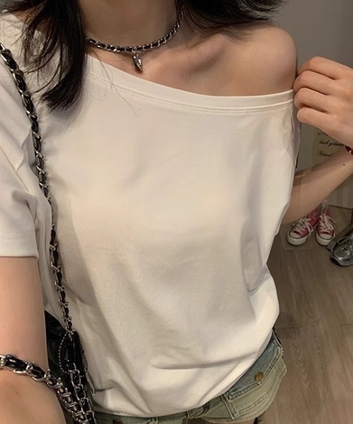 Dream garden(ドリームガーデン)の「2wayオフショルダーTシャツ(Tシャツ/カットソー・レディース・レッド/ホワイト/ネイビー/ブラック/グレー・FREE)」の10枚目の写真