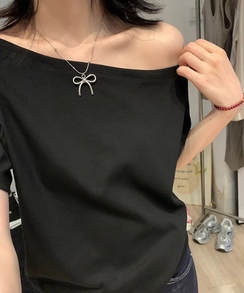 Dream garden(ドリームガーデン)の「2wayオフショルダーTシャツ(Tシャツ/カットソー・レディース・レッド/ホワイト/ネイビー/ブラック/グレー・FREE)」の12枚目の写真