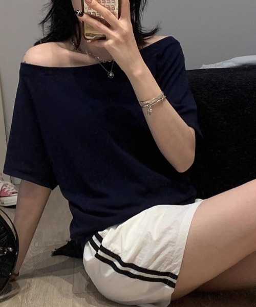 Dream garden(ドリームガーデン)の「2wayオフショルダーTシャツ(Tシャツ/カットソー・レディース・レッド/ホワイト/ネイビー/ブラック/グレー・FREE)」の18枚目の写真