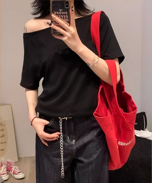 Dream garden(ドリームガーデン)の「2wayオフショルダーTシャツ(Tシャツ/カットソー・レディース・レッド/ホワイト/ネイビー/ブラック/グレー・FREE)」の21枚目の写真