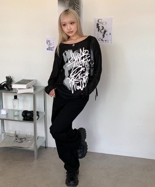 lilful(リルフル)の「透かし編み ロゴプリント オーバーサイズ ロンT(Tシャツ/カットソー・レディース・ブラック/ホワイト・L/M)」の10枚目の写真