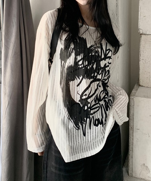 lilful（リルフル）の「透かし編み ロゴプリント オーバーサイズ ロンT