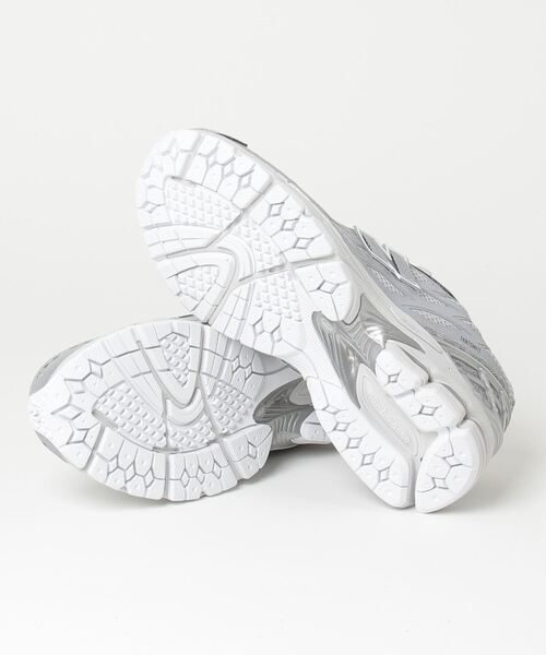 NEW BALANCE（ニューバランス）の「New Balance U1906WFE / ニューバランス U1906WFE【SP】（スニーカー・メンズ・シルバー・23.5cm/24.0cm/24.5cm/25.0cm/26.0cm/26.5cm/27.0cm/27.5cm/28.0cm/28.5cm/23.0cm）」の3枚目の写真