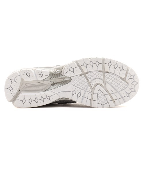 NEW BALANCE（ニューバランス）の「New Balance U1906WFE / ニューバランス U1906WFE【SP】（スニーカー・メンズ・シルバー・23.5cm/24.0cm/24.5cm/25.0cm/26.0cm/26.5cm/27.0cm/27.5cm/28.0cm/28.5cm/23.0cm）」の8枚目の写真