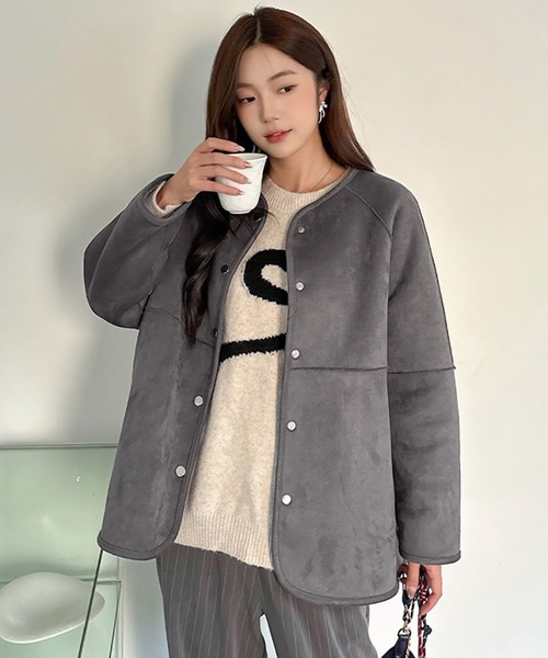 by LEGNA(バイレグナ)の「2WAYリバーシブルノーカラーコート(フェイクムートン/ボア)(ムートンコート・レディース・ブラウン/ブラック/ダークブラウン/グレー・LARGE/MEDIUM)」の18枚目の写真