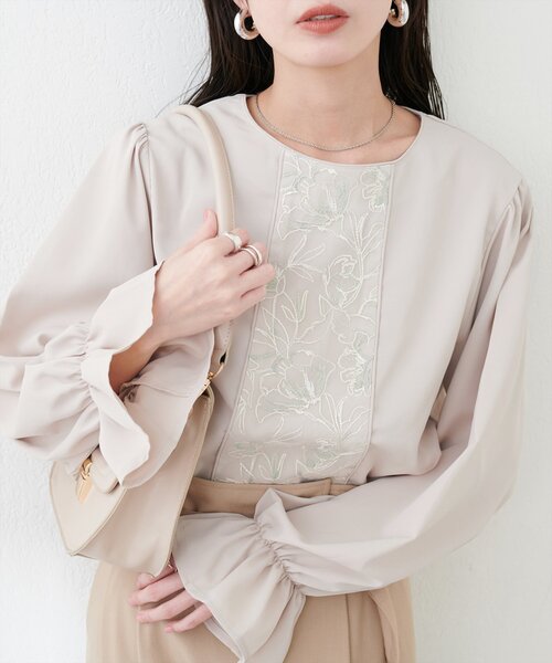 natural couture（ナチュラルクチュール）の「フロントレース使いキャンディ袖ブラウス（シャツ/ブラウス・レディース・ピンク/グレー/アイボリー/グレイッシュベージュ・FREE）」の4枚目の写真