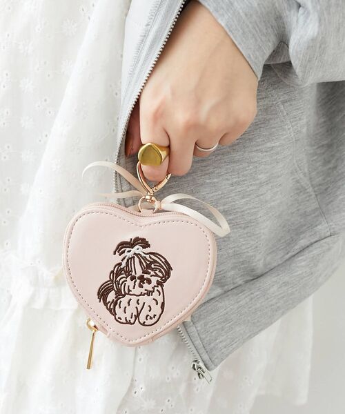 MAJESTIC LEGON（マジェスティックレゴン）の「SZKコラボ ハートチャームポーチ（ポーチ・レディース・ピンク/モカ/アイボリー・FREE）」の7枚目の写真