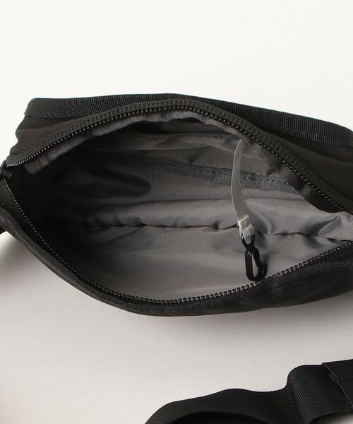 THE NORTH FACE(ザノースフェイス)の「THE NORTH FACE / Explore Hip Pack / NF0A3KZX(ボディバッグ/ウエストポーチ・レディース・ブラック・ONESIZE)」の4枚目の写真