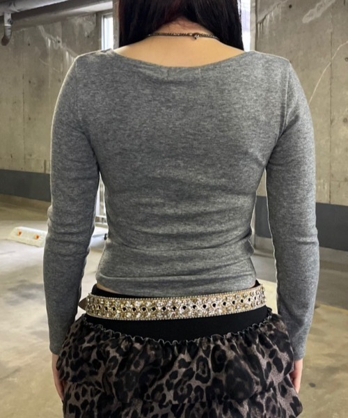 XU(エックスユー)の「【Never mind the XU】v neck vintage print long sleeve tee / 【ネバーマインド ザ エックスユー】Vネックヴィンテージプリント長袖Tシャツ(Tシャツ/カットソー・レディース・ホワイト/ブラック/グレー・ONE SIZE)」の17枚目の写真