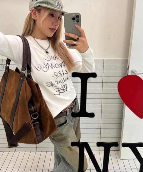 LETee(レティー)の「手書き風ロゴがこなれ感を演出!一枚でおしゃれに決まるコンパクトロングスリーブTシャツ(Tシャツ/カットソー・レディース・ホワイト/ブラック/グレー・FREE)」の9枚目の写真