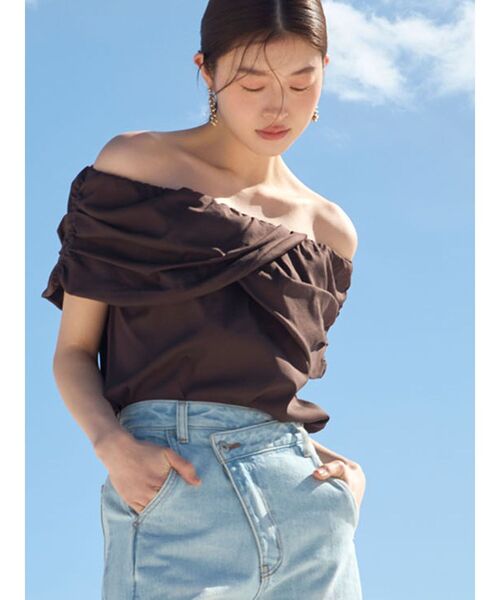 LAGUNAMOON（ラグナムーン）の「2WAYタックオフショルブラウス（シャツ/ブラウス・レディース・ブラウン/ホワイト/ミント・FREE）」の4枚目の写真