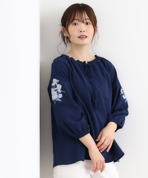 LAURA ASHLEY / ローラ アシュレイ 【コットン100％／刺繍入り】ウェストウェル バンチ柄刺繍ブラウス LAURA ASHLEY｜【コットン100%/刺繍入り】ウェストウェル バンチ