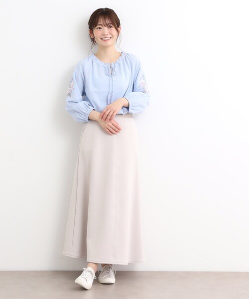 LAURA ASHLEY(ローラアシュレイ)の「【コットン100%/刺繍入り】ウェストウェル バンチ柄刺繍ブラウス(シャツ/ブラウス・レディース・オフホワイト/ライトブルー/ネイビー・38)」の18枚目の写真