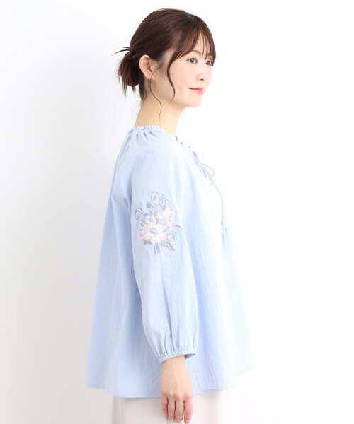 LAURA ASHLEY(ローラアシュレイ)の「【コットン100%/刺繍入り】ウェストウェル バンチ柄刺繍ブラウス(シャツ/ブラウス・レディース・オフホワイト/ライトブルー/ネイビー・38)」の13枚目の写真