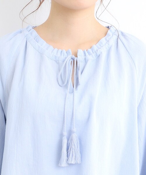 LAURA ASHLEY(ローラアシュレイ)の「【コットン100%/刺繍入り】ウェストウェル バンチ柄刺繍ブラウス(シャツ/ブラウス・レディース・オフホワイト/ライトブルー/ネイビー・38)」の5枚目の写真