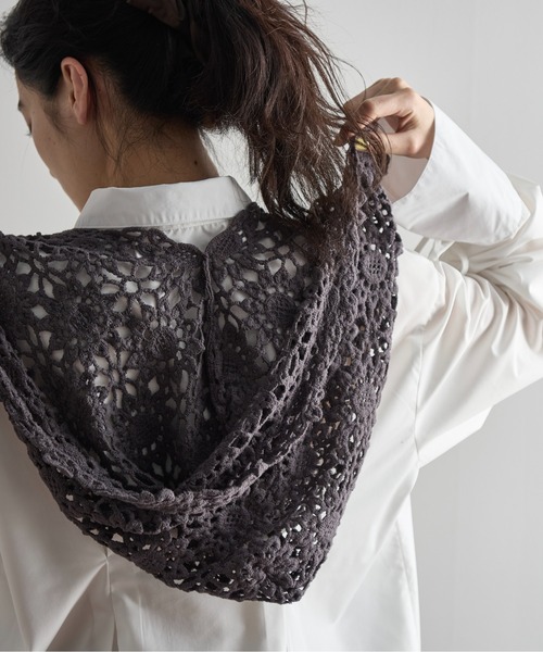 THE YOn（ザヨン）の「フラワークロシェストラップフーディーバラクラバ（ニットキャップ/ビーニー・レディース・ブラック/アイボリー/チャコールグレー・FREE）」の10枚目の写真