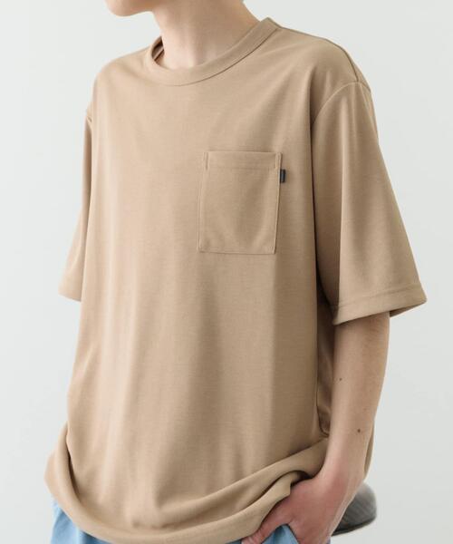 ITEMS URBANRESEARCH(アイテムズ アーバンリサーチ)の「『速乾/イージーケア/UVカット』高機能ポンチショートスリーブカットソー(Tシャツ/カットソー・メンズ・ブラック/ベージュ/ブルー/ホワイト・SMALL/MEDIUM/LARGE)」の15枚目の写真