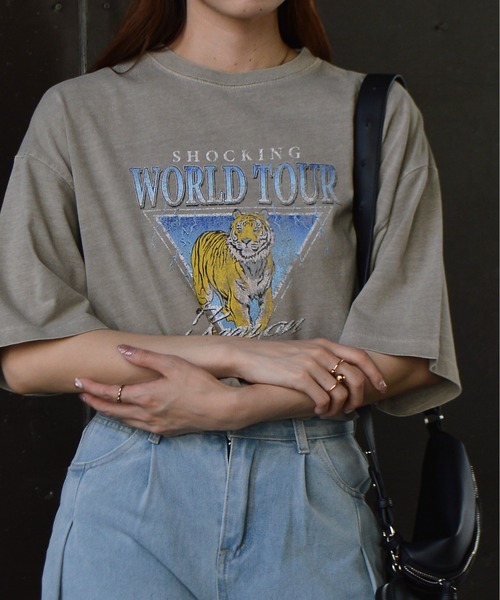 spiritoso(スピリトーゾ)の「【spiritoso】World TourタイガープリントTシャツ(Tシャツ/カットソー・レディース・グレイッシュベージュ/サックスブルー/ブラウン/グリーン系/ラベンダー・FREE)」の19枚目の写真