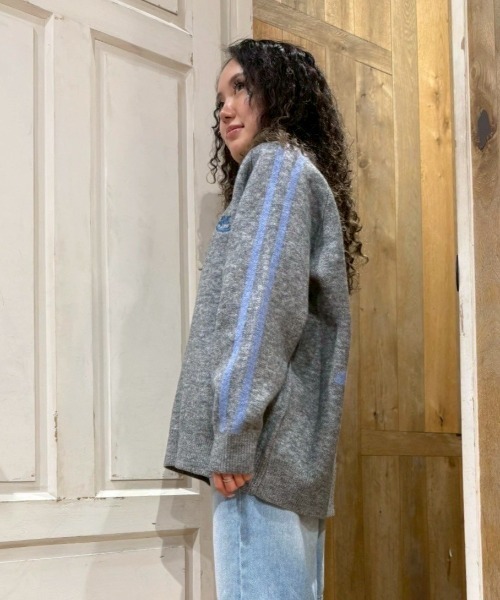 ROXY(ロキシー)の「BON VOYAGE WITH ROXY /ロキシーバックフラワージャガードクルーネックニットセーター(ニット/セーター・レディース・オレンジ/グレー/チャコールグレー・MEDIUM/LARGE)」の2枚目の写真