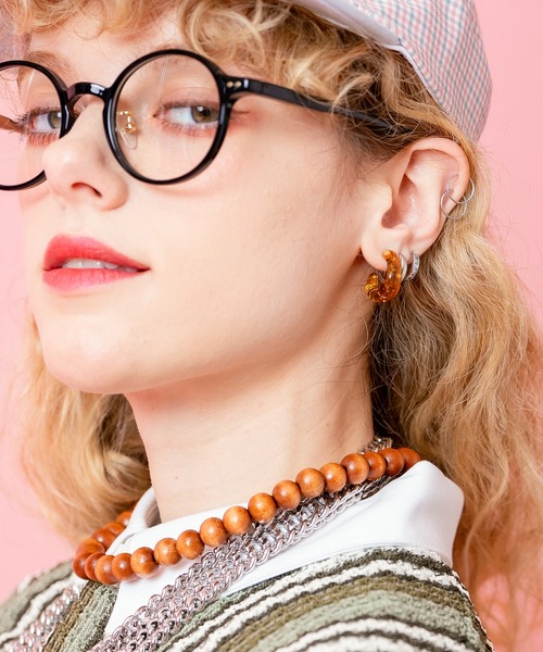 an meets zakka(アンミツザッカ)の「an meets zakka ラメインレジングニャグニャフープピアス(ピアス(両耳用)・レディース・グレー系/ブラウン系/シルバー系/ゴールド系・ONESIZE)」の3枚目の写真
