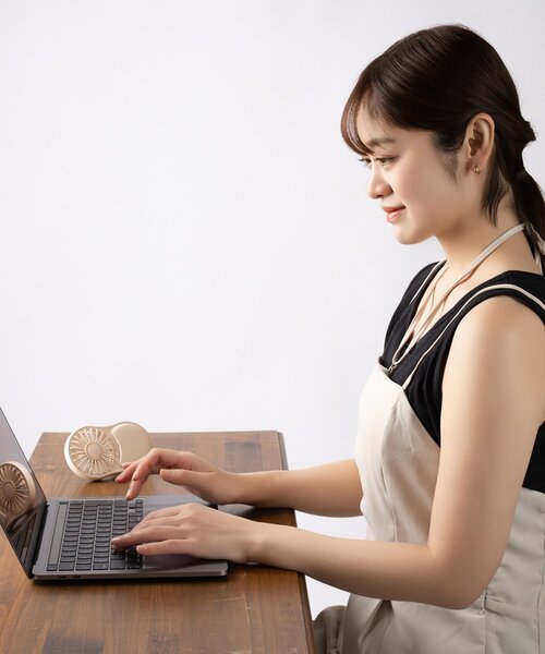 BIRTHDAY BAR（バースデイバー）の「LEDミラー付きハンディファン（生活家電・レディース・ベージュ/パープル・0）」の9枚目の写真