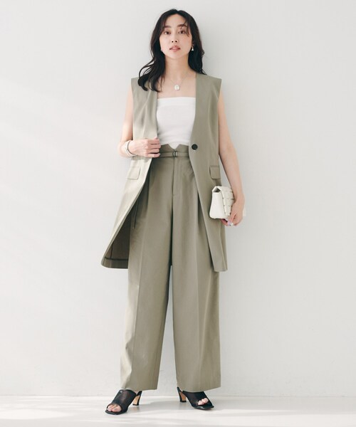 UNTITLED（アンタイトル）の「【セットアップ可能／オンオフ】ラミー混 タックワイドパンツ（その他パンツ・レディース・オリーブ/ライトベージュ/ブラウン系その他/ネイビー系2/オフホワイト・03/02/01/50/00/48/46/44/42/04）」の9枚目の写真