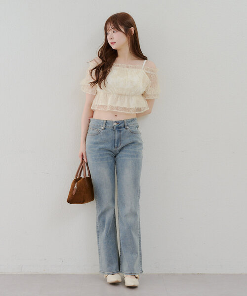 continuer de NICE CLAUP(コンティニューデナイスクラップ)の「【@reve.perle_企画】2WAYオフショルフリルブラウス(シャツ/ブラウス・レディース・アイボリー/ブラック・FREE)」の14枚目の写真