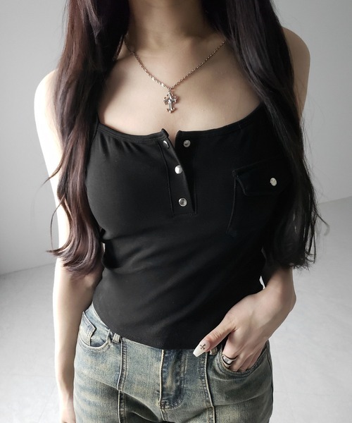 me+em select（ミームセレクト）の「【 ３color ／ カップ付き 】アウトポケットヘンリーネックスリムキャミソール ／out pocket henlyneck slim camisole（キャミソール・レディース・ホワイト/チャコール/ブラック・FREE）」の17枚目の写真