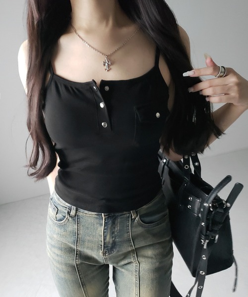 me+em select（ミームセレクト）の「【 ３color ／ カップ付き 】アウトポケットヘンリーネックスリムキャミソール ／out pocket henlyneck slim camisole（キャミソール・レディース・ホワイト/チャコール/ブラック・FREE）」の19枚目の写真