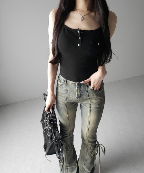 me+em select（ミームセレクト）の「【 ３color ／ カップ付き 】アウトポケットヘンリーネックスリムキャミソール ／out pocket henlyneck slim camisole（キャミソール・レディース・ホワイト/チャコール/ブラック・FREE）」の22枚目の写真