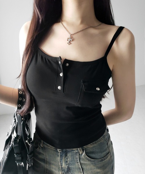 me+em select（ミームセレクト）の「【 ３color ／ カップ付き 】アウトポケットヘンリーネックスリムキャミソール ／out pocket henlyneck slim camisole（キャミソール・レディース・ホワイト/チャコール/ブラック・FREE）」の18枚目の写真