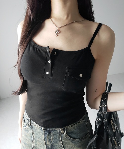 me+em select（ミームセレクト）の「【 ３color ／ カップ付き 】アウトポケットヘンリーネックスリムキャミソール ／out pocket henlyneck slim camisole（キャミソール・レディース・ホワイト/チャコール/ブラック・FREE）」の16枚目の写真
