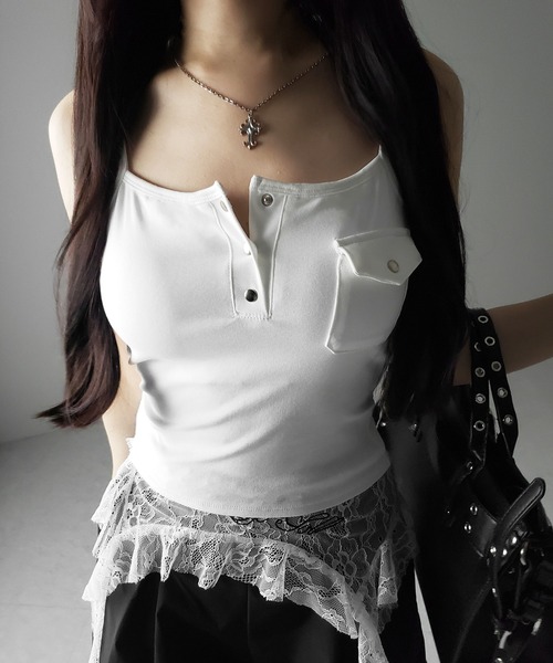 me+em select（ミームセレクト）の「【 ３color ／ カップ付き 】アウトポケットヘンリーネックスリムキャミソール ／out pocket henlyneck slim camisole（キャミソール・レディース・ホワイト/チャコール/ブラック・FREE）」の6枚目の写真