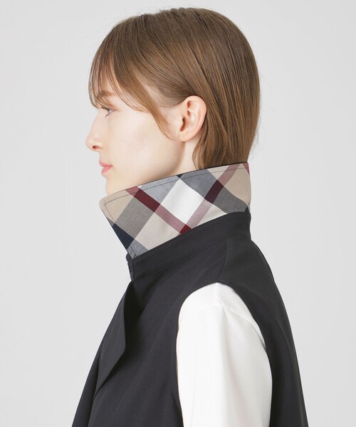 BLUE LABEL CRESTBRIDGE（ブルーレーベルクレストブリッジ）の「ハイカウントナノショートベスト（ベスト・レディース・ベージュ/ブラック・38）」の8枚目の写真