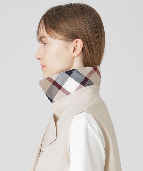 BLUE LABEL CRESTBRIDGE（ブルーレーベルクレストブリッジ）の「ハイカウントナノショートベスト（ベスト・レディース・ベージュ/ブラック・38）」の16枚目の写真