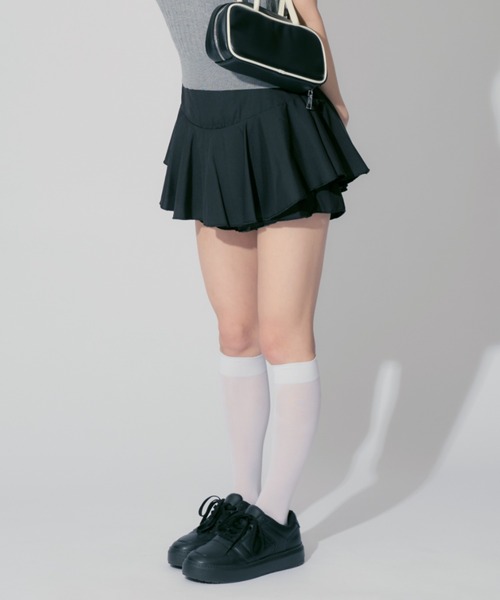 ALLuRing ChaRm(アリュリングチャーム)の「Frilled culottes / フリルキュロット(スカート・レディース・ブラック/ブラック系1/ブラウン・S/M)」の6枚目の写真